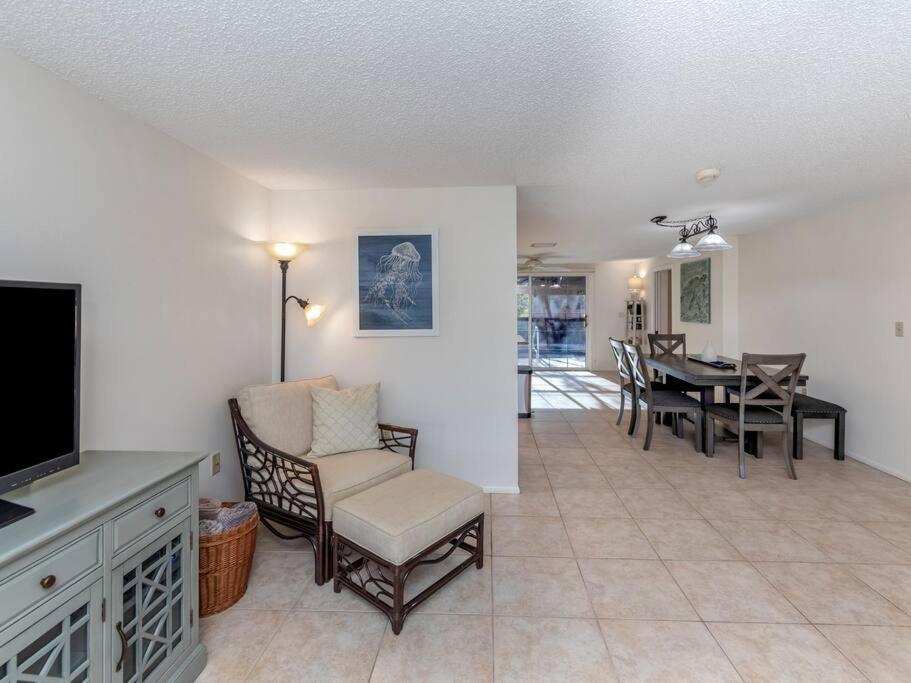 Alligator Escape - Heated Pool Haven Just Minutes From Beaches *
